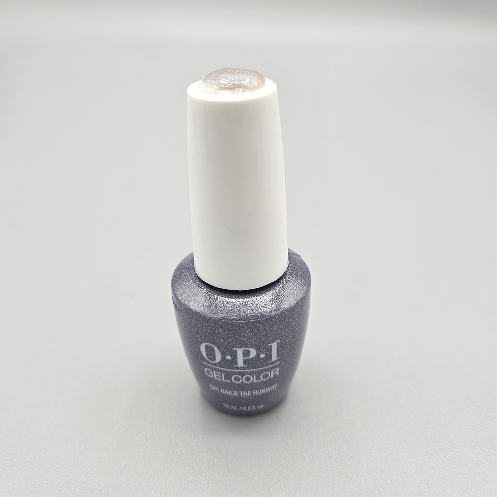 OPI GelColor‎ Soak-Off Gel Polish OPI Nails the Runway Gray Shimmer GC MI08 15mL